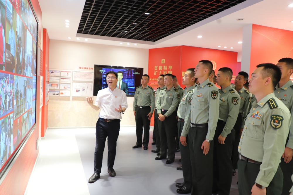 1716859394154861.jpg 在亚洲博彩网站-参观展室_副本.jpg